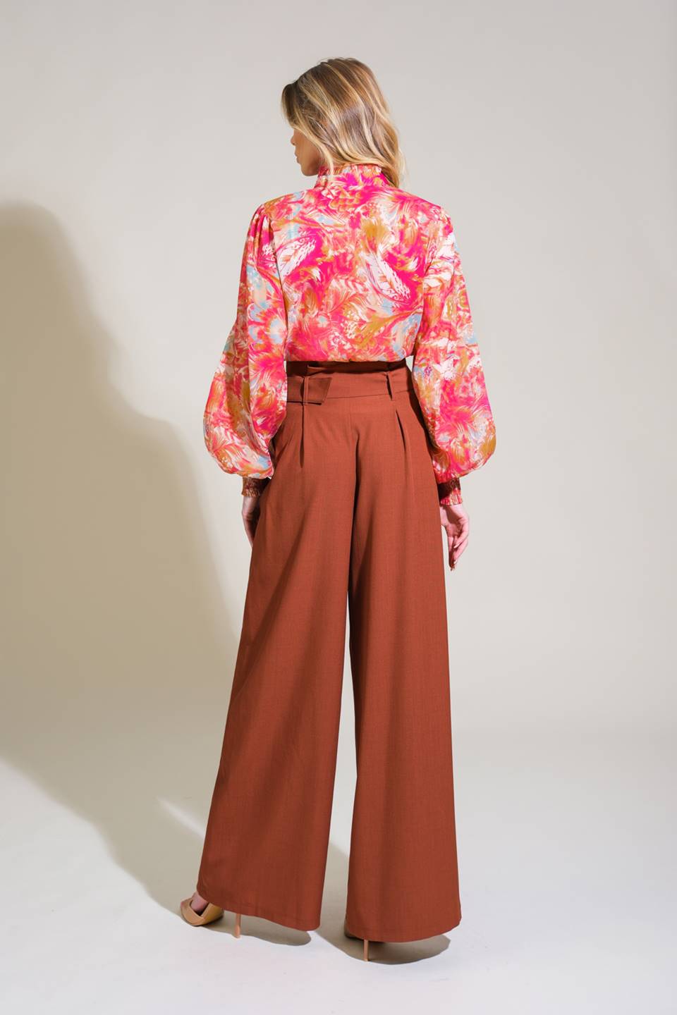 SEASONAL MOVES WOVEN TOP Flying Tomato